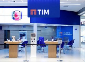 TIM (TIMS3) anuncia JCP e recompra de ações, combinação de negócios Modal e XP tim logo e loja
